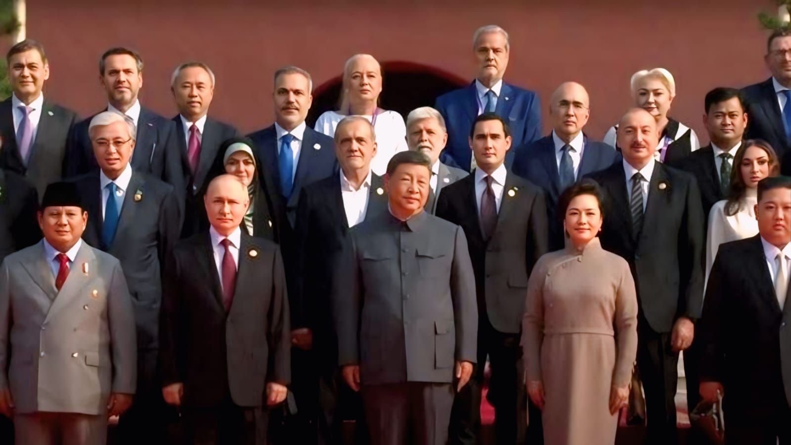Prabowo Hadiri Parade Militer China, Foto Bersama Xi Jinping, Putin, dan Kim Jong Un