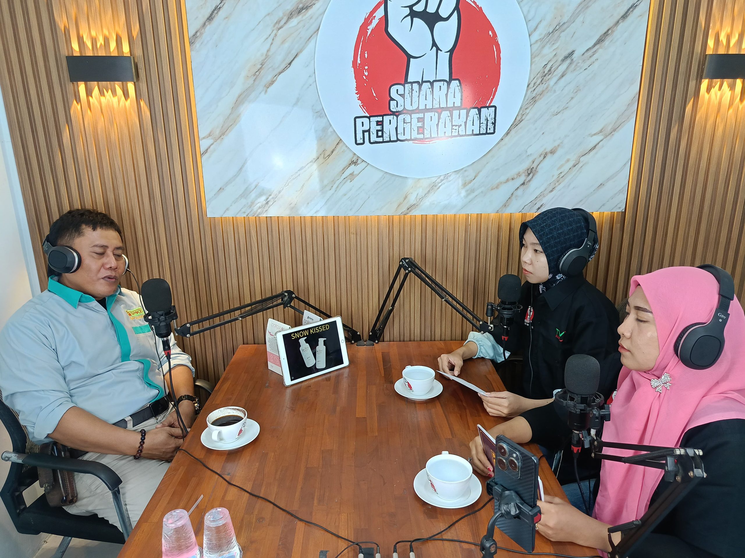 Podcast Media Suara Pergerakan : Mengupas Pergerakan Buruh dan Perubahan Sosial