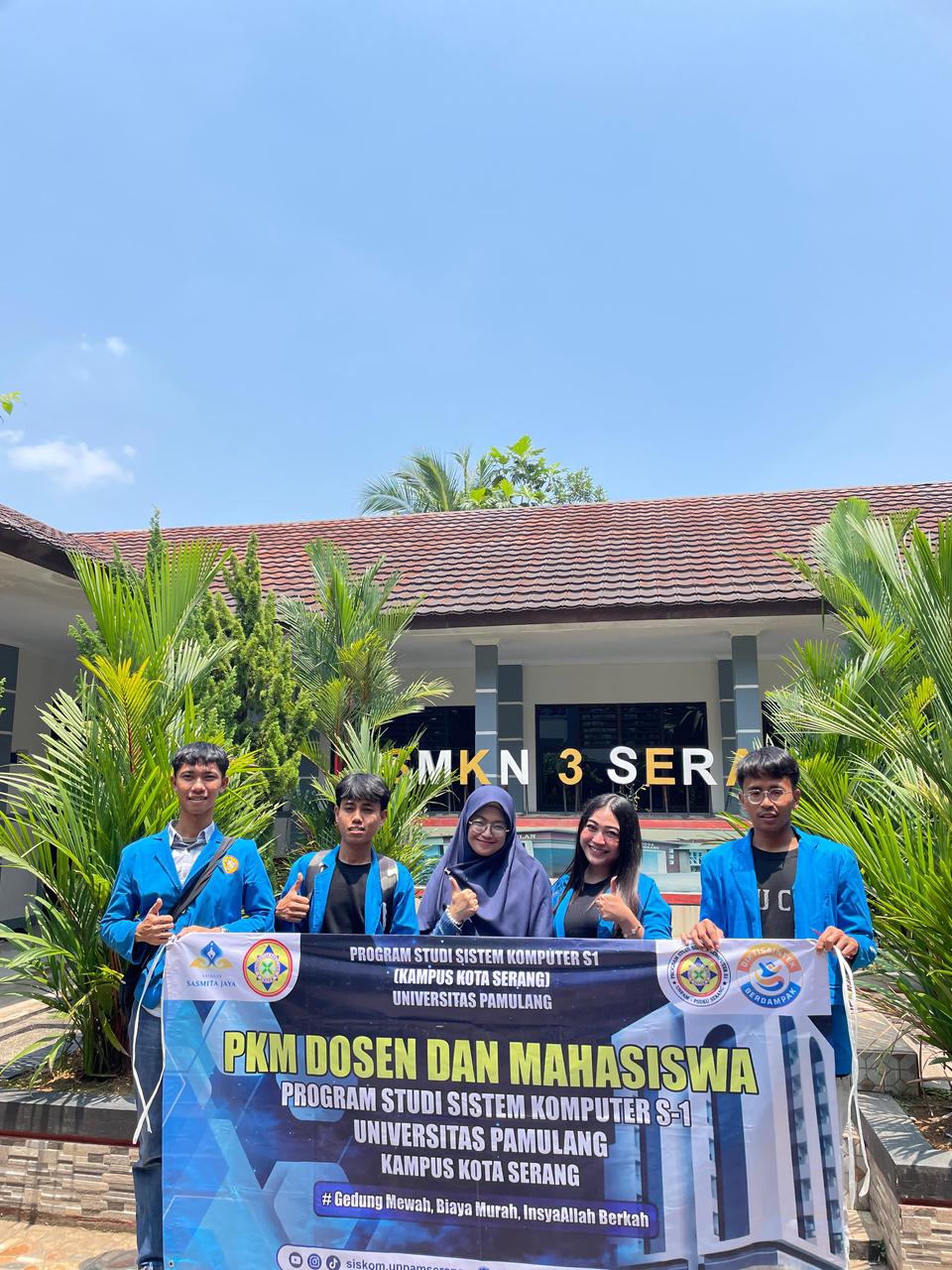 PKM Unpam Serang implementasikan sistem berbasis sensor cahaya otomatis di sekolah