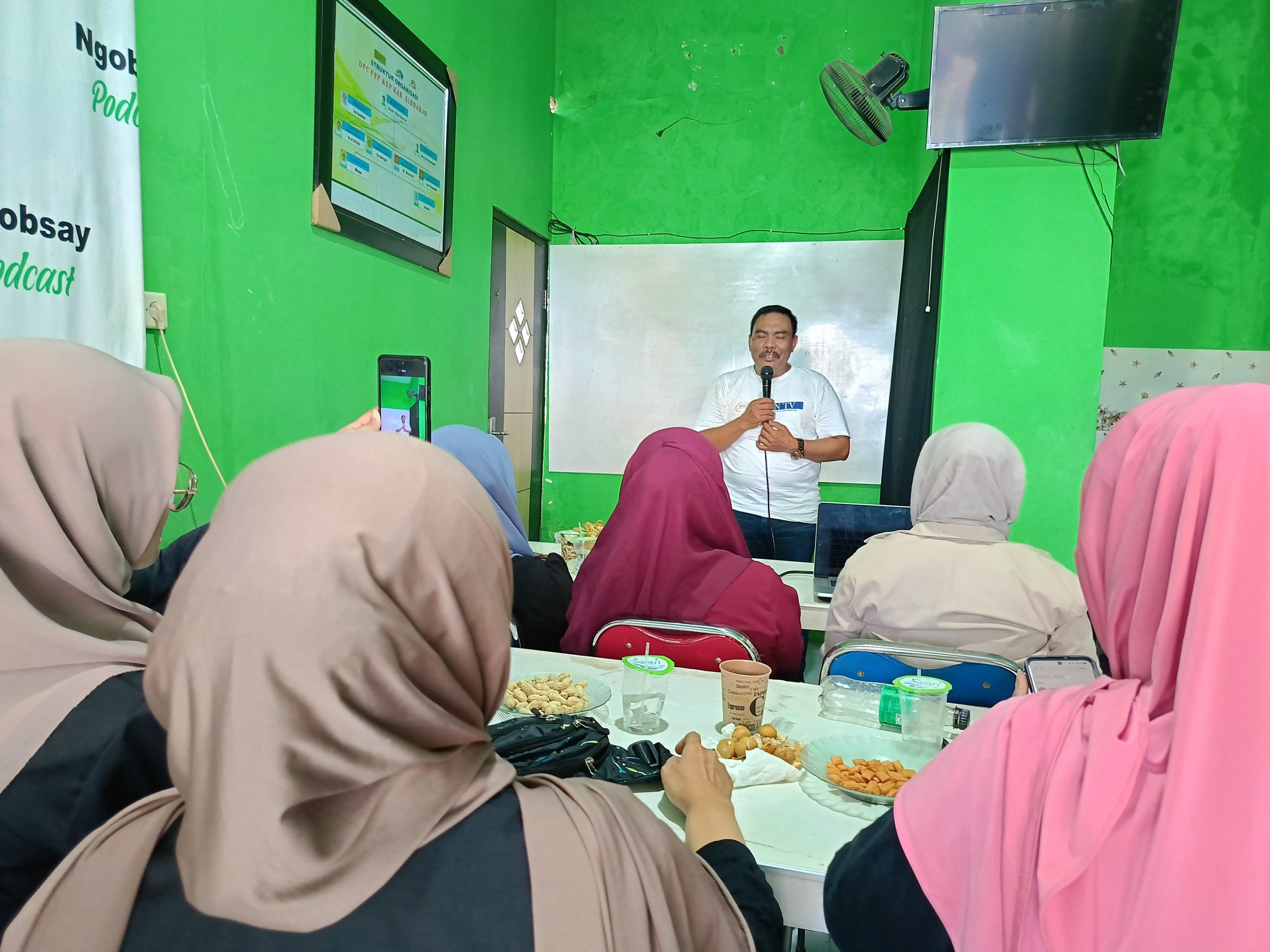 Sunandar Hadiri Workshop Media Suara Pergerakan JATIM, Untuk Penguatan Kapasitas Konten Kreator Gerakan Buruh