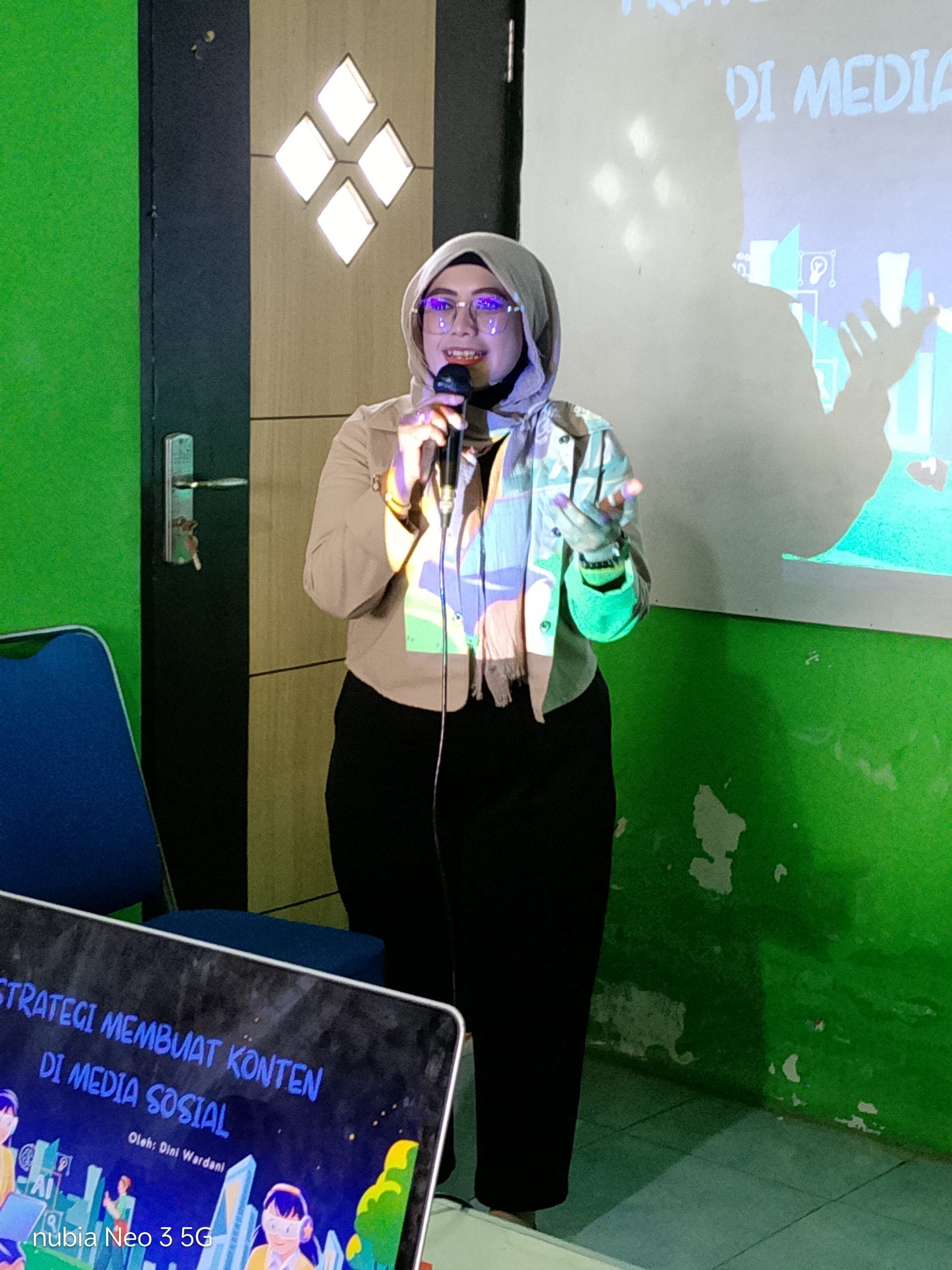 Dini Wardani, M.I.Kom: Pengalaman Mengesankan Menjadi Pemateri Workshop Media Suara Pergerakan JATIM