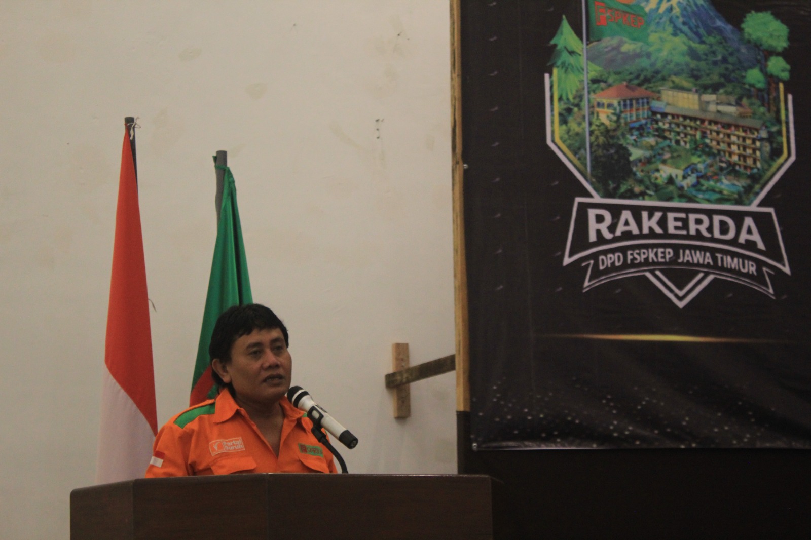 Panjang Apin Sirait: Persatuan dan Solidaritas, Serta Peran Media Sangat Penting Dalam Perjuangan Buruh Jawa Timur