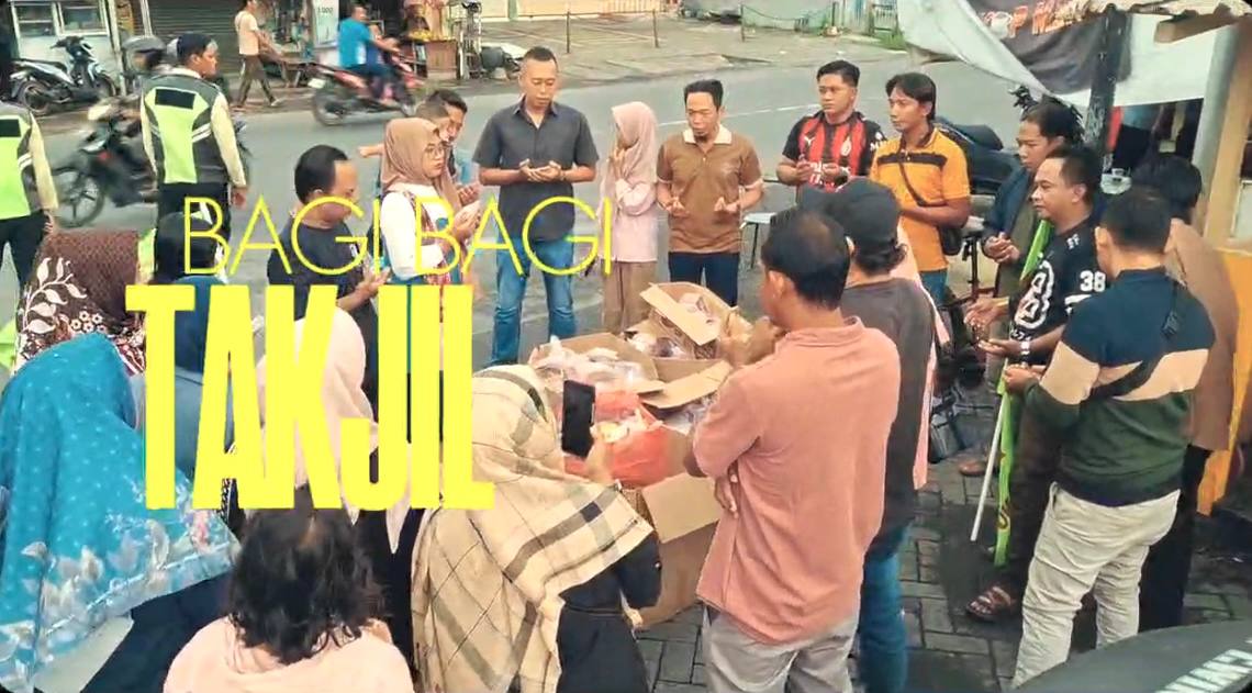 Berbagi Berkah Ramadhan: PUK PT Wings Surya Driyorejo Bagikan Takjil dalam Kebaikan Ramadhan
